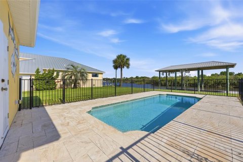 House in Flagler Beach, Florida 2 bedrooms, 175.77 sq.m. № 2302293 - photo 5