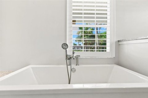 House in Flagler Beach, Florida 2 bedrooms, 175.77 sq.m. № 2302293 - photo 25