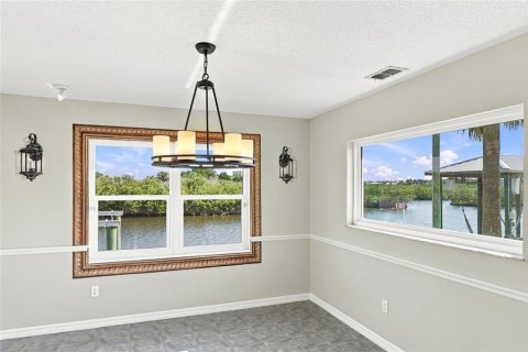 House in Flagler Beach, Florida 2 bedrooms, 175.77 sq.m. № 2302293 - photo 20