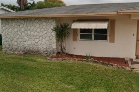 Casa en Margate, Florida 4 dormitorios, 157 m2 № 2380213