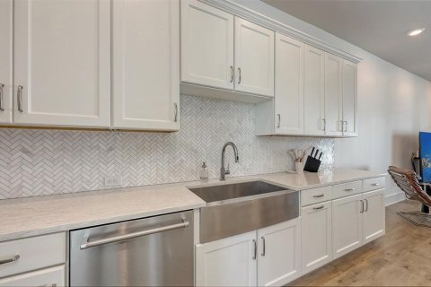 Townhouse in Sarasota, Florida 3 bedrooms, 227.7 sq.m. № 1835191 - photo 8