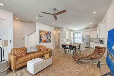 Townhouse in Sarasota, Florida 3 bedrooms, 227.7 sq.m. № 1835191 - photo 11
