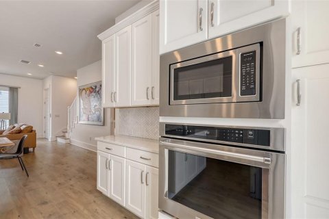 Townhouse in Sarasota, Florida 3 bedrooms, 227.7 sq.m. № 1835191 - photo 7