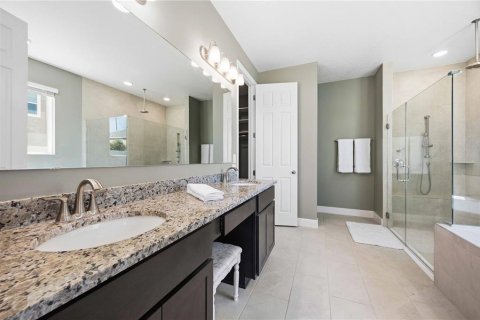 House in Haines City, Florida 4 bedrooms, 249.35 sq.m. № 2152269 - photo 25