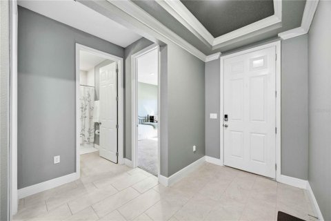 House in Haines City, Florida 4 bedrooms, 249.35 sq.m. № 2152269 - photo 5