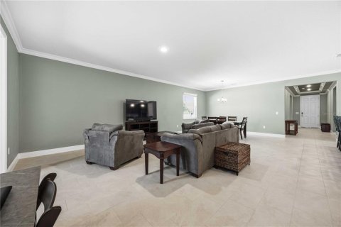 House in Haines City, Florida 4 bedrooms, 249.35 sq.m. № 2152269 - photo 13
