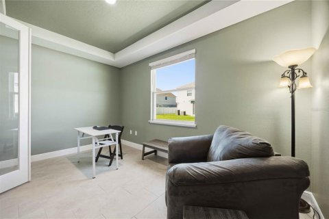House in Haines City, Florida 4 bedrooms, 249.35 sq.m. № 2152269 - photo 19