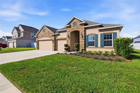 House in Haines City, Florida 4 bedrooms, 249.35 sq.m. № 2152269 - photo 3