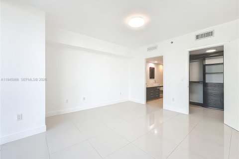 Condominio en alquiler en Miami, Florida, 2 dormitorios, 108.51 m2 № 2055073 - foto 20
