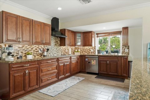 Купить виллу или дом в Холливуд, Флорида 4 спальни, 200.48м2, № 2036272 - фото 13