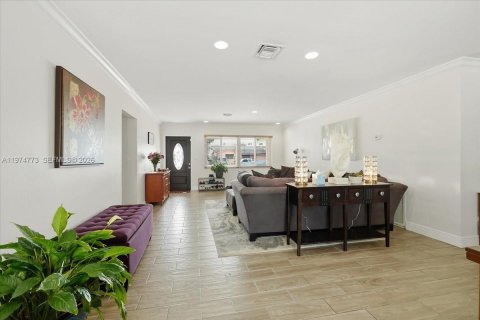 Купить виллу или дом в Холливуд, Флорида 4 спальни, 200.48м2, № 2036272 - фото 20