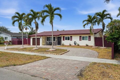 Купить виллу или дом в Холливуд, Флорида 4 спальни, 200.48м2, № 2036272 - фото 2