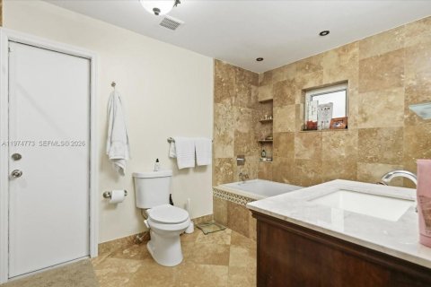 Купить виллу или дом в Холливуд, Флорида 4 спальни, 200.48м2, № 2036272 - фото 25