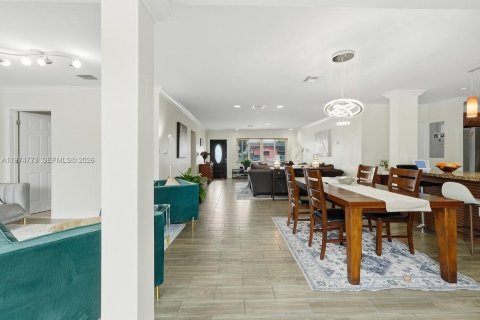 Купить виллу или дом в Холливуд, Флорида 4 спальни, 200.48м2, № 2036272 - фото 11