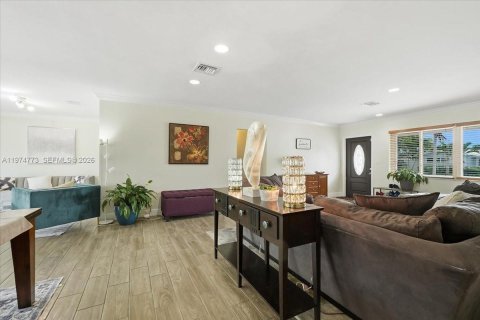 Купить виллу или дом в Холливуд, Флорида 4 спальни, 200.48м2, № 2036272 - фото 19