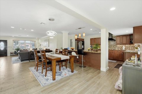 Купить виллу или дом в Холливуд, Флорида 4 спальни, 200.48м2, № 2036272 - фото 16