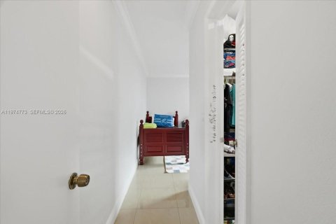 Купить виллу или дом в Холливуд, Флорида 4 спальни, 200.48м2, № 2036272 - фото 27