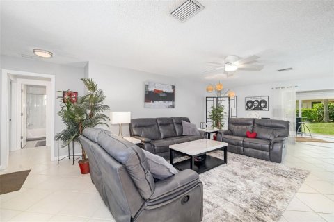 Condo in Sarasota, Florida, 2 bedrooms  № 1625166 - photo 5