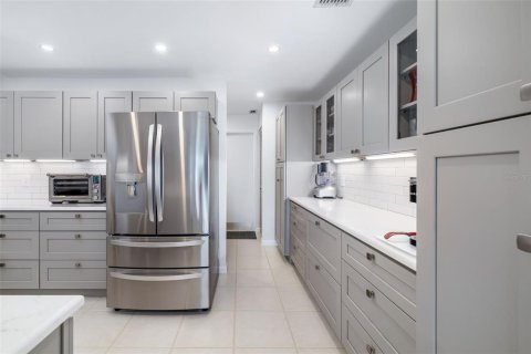 Condo in Sarasota, Florida, 2 bedrooms  № 1625166 - photo 12