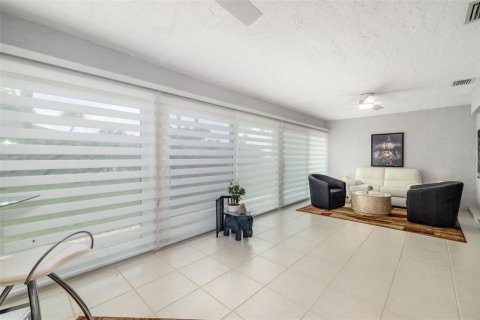 Condo in Sarasota, Florida, 2 bedrooms  № 1625166 - photo 23