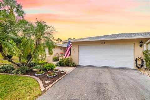 Condo in Sarasota, Florida, 2 bedrooms  № 1625166 - photo 1