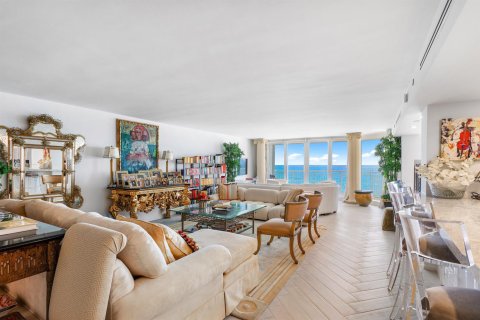 Condo in South Palm Beach, Florida, 2 bedrooms  № 2187749 - photo 12