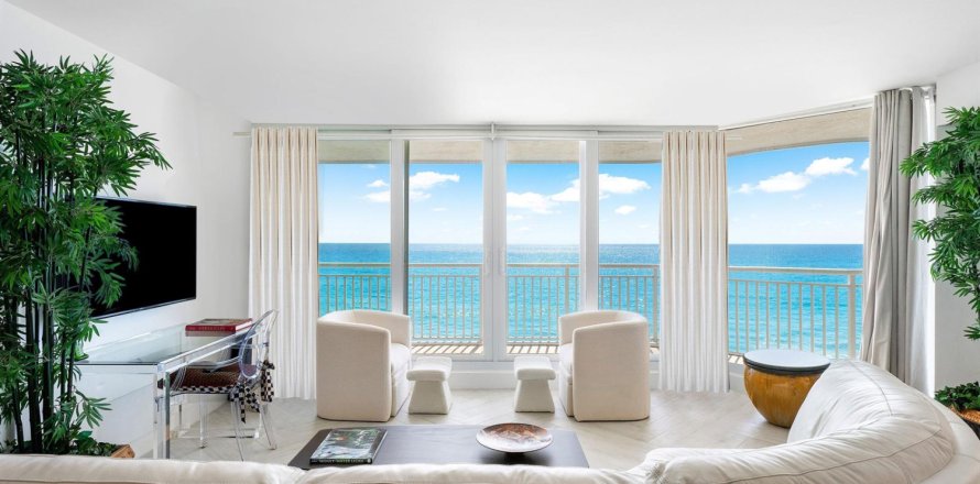 Condo in South Palm Beach, Florida, 2 bedrooms  № 2187749