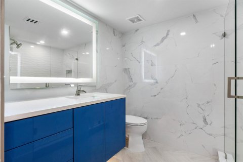 Condo in South Palm Beach, Florida, 2 bedrooms  № 2187749 - photo 22