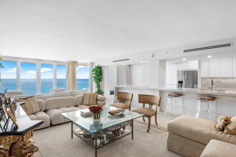 Condo in South Palm Beach, Florida, 2 bedrooms  № 2187749 - photo 4