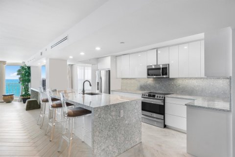 Condo in South Palm Beach, Florida, 2 bedrooms  № 2187749 - photo 5