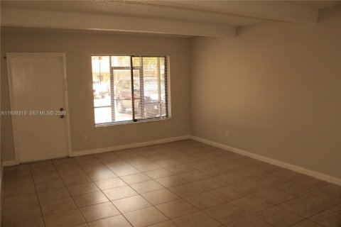 Condominio en alquiler en Pompano Beach, Florida, 2 dormitorios, 84.08 m2 № 2088559 - foto 13