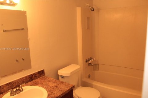 Condominio en alquiler en Pompano Beach, Florida, 2 dormitorios, 84.08 m2 № 2088559 - foto 7