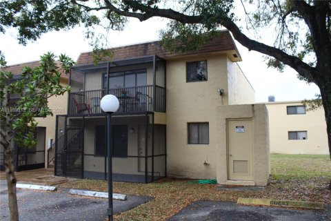 Condominio en alquiler en Pompano Beach, Florida, 2 dormitorios, 84.08 m2 № 2088559 - foto 2