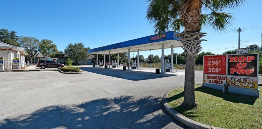 Immobilier commercial à Rockledge, Floride № 1971928