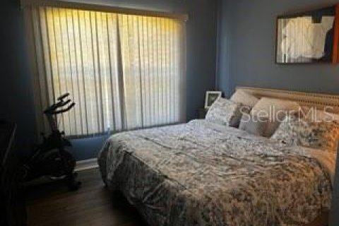 House in Naples, Florida 3 bedrooms, 195 sq.m. № 2115760 - photo 12