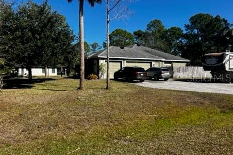 House in Naples, Florida 3 bedrooms, 195 sq.m. № 2115760 - photo 2