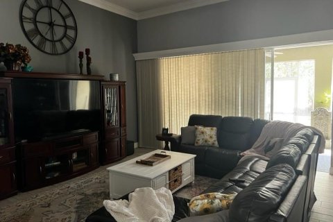 House in Naples, Florida 3 bedrooms, 195 sq.m. № 2115760 - photo 5