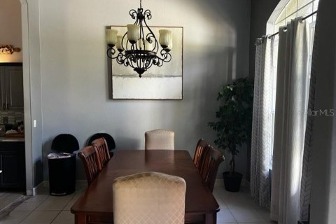 House in Naples, Florida 3 bedrooms, 195 sq.m. № 2115760 - photo 4
