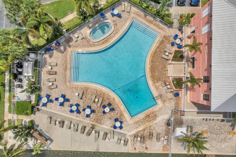 Condo in Saint Petersburg, Florida, 1 bedroom № 2394080 - photo 29