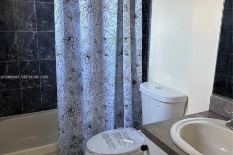 Купить таунхаус в Хомстед, Флорида 3 спальни, 128.02м2, № 2401529 - фото 9
