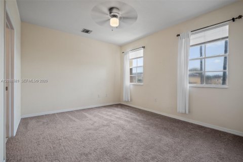 Купить таунхаус в Хомстед, Флорида 3 спальни, 128.02м2, № 2401529 - фото 12