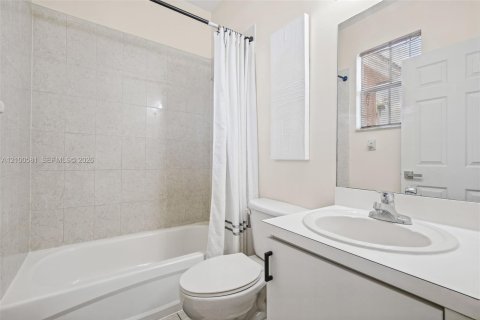 Купить таунхаус в Хомстед, Флорида 3 спальни, 128.02м2, № 2401529 - фото 22