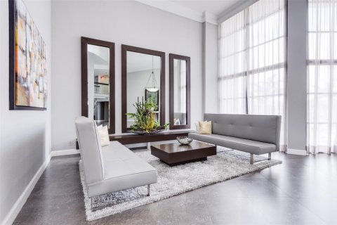 Condominio en alquiler en Hallandale Beach, Florida, 2 dormitorios, 132.85 m2 № 1104418 - foto 1