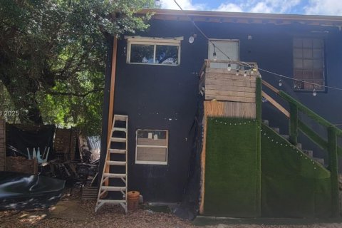 Propiedad comercial en venta en Miami, Florida № 1937648 - foto 4