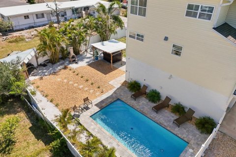 House in Venice, Florida 3 bedrooms, 199 sq.m. № 1670758 - photo 4