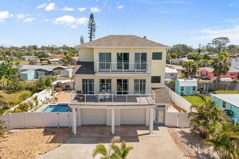 House in Venice, Florida 3 bedrooms, 199 sq.m. № 1670758 - photo 1