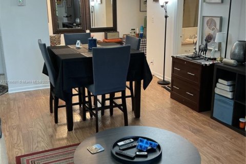 Condominio en venta en Fort Lauderdale, Florida, 1 dormitorio, 63.64 m2 № 1961935 - foto 6