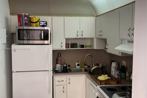 Condominio en venta en Fort Lauderdale, Florida, 1 dormitorio, 63.64 m2 № 1961935 - foto 8