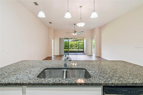 Villa ou maison à vendre à Poinciana, Floride: 2 chambres, 190.73 m2 № 1877274 - photo 12