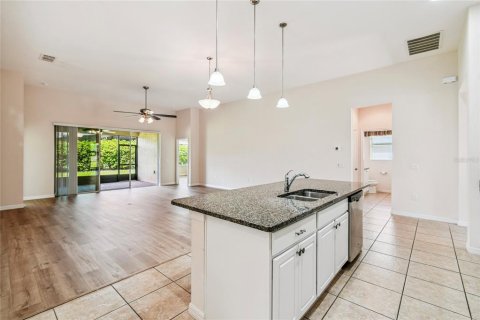 Villa ou maison à vendre à Poinciana, Floride: 2 chambres, 190.73 m2 № 1877274 - photo 17